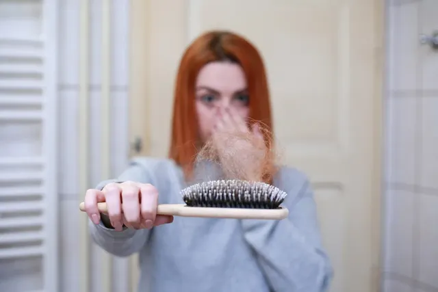 O tratamento 6 em 1 perfeito para todos os tipos de cabelo que queiram viver uma nova experiência apaixonante. Principalmente os sensíveis, ásperos e indisciplinados.